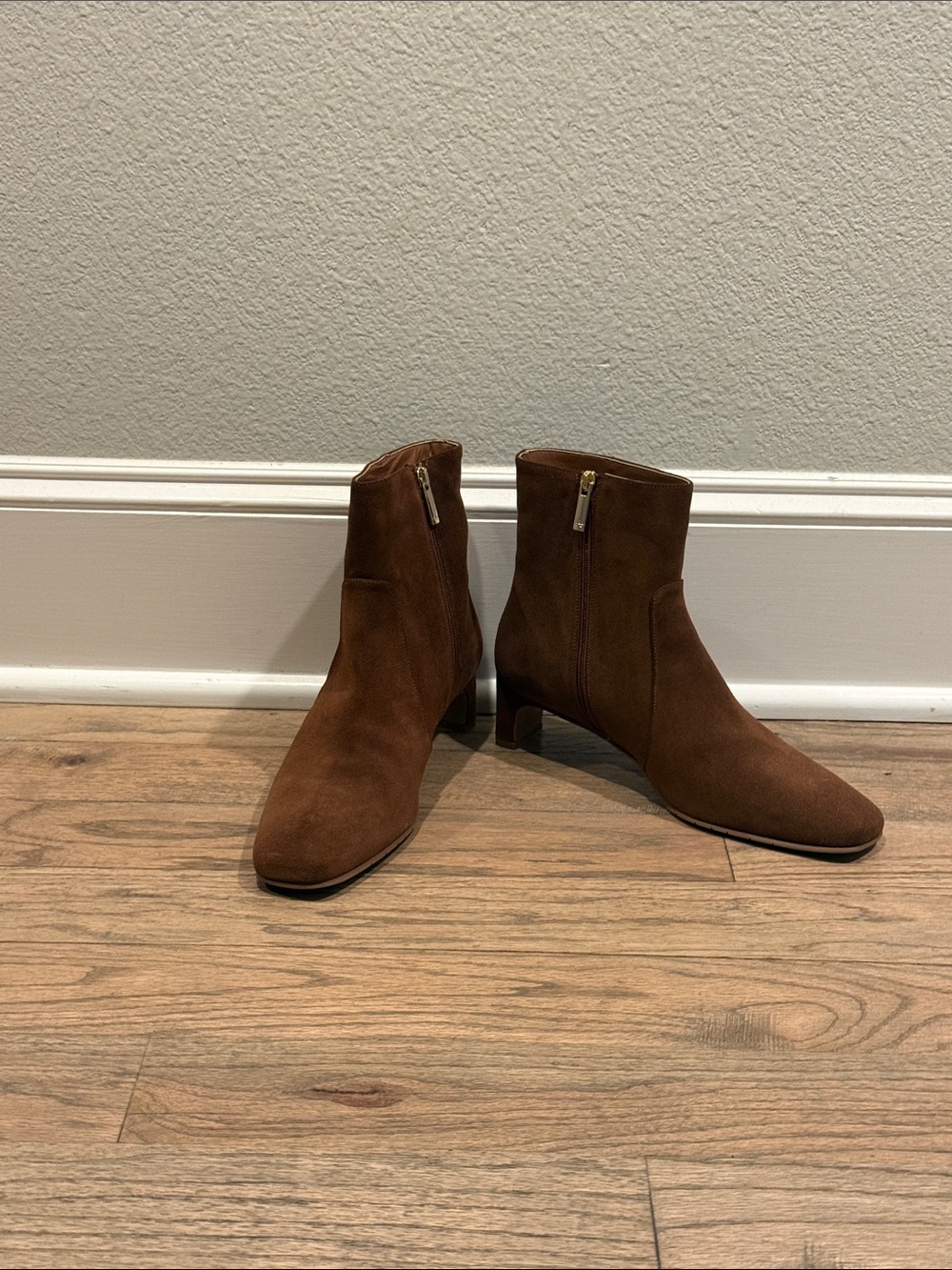 NWT Aquatalia Siela Weatherproof Bootie, Brown Suede, Size 10